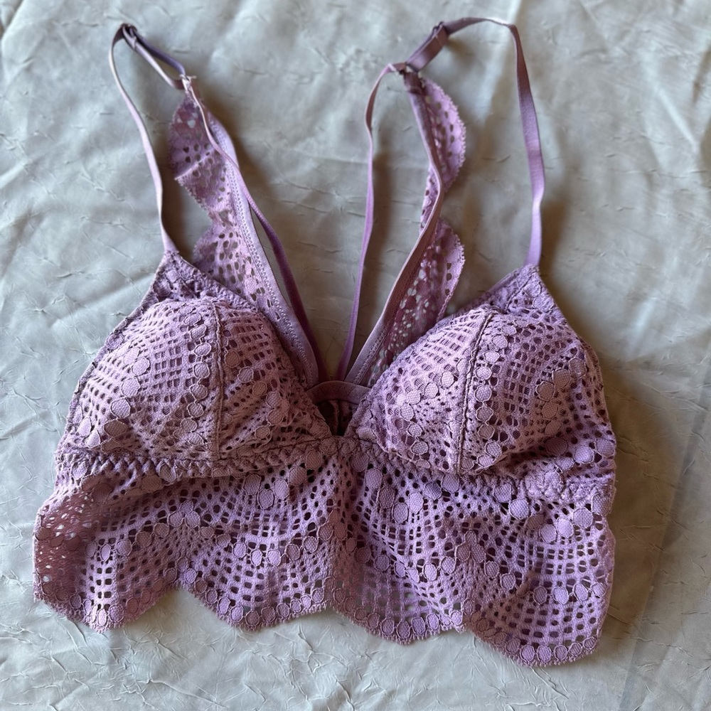 NWOT Victoria’s Secret lilac purple Lace Bralette Size Small